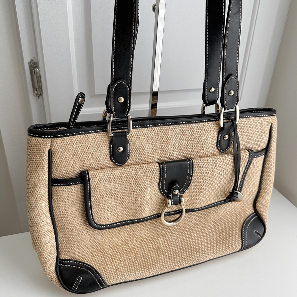 Brand New Etienne Aigner Cream Shoulder Handbag - Picture 4 of 9
